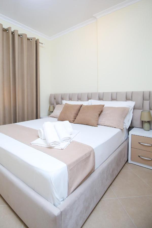 Tafa Deluxe Apartment Vlore Bagian luar foto