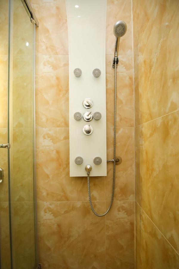 Tafa Deluxe Apartment Vlore Bagian luar foto
