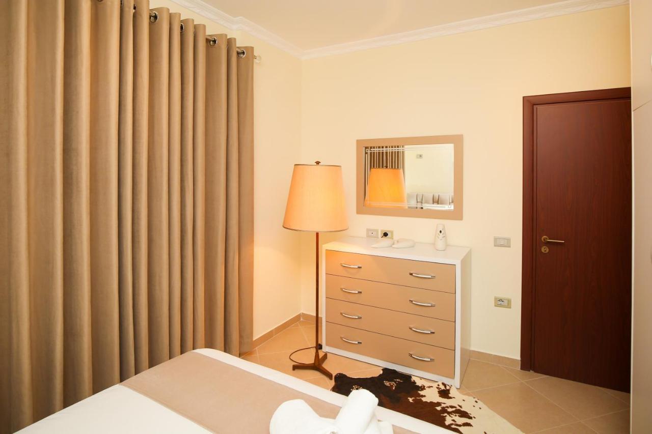 Tafa Deluxe Apartment Vlore Bagian luar foto