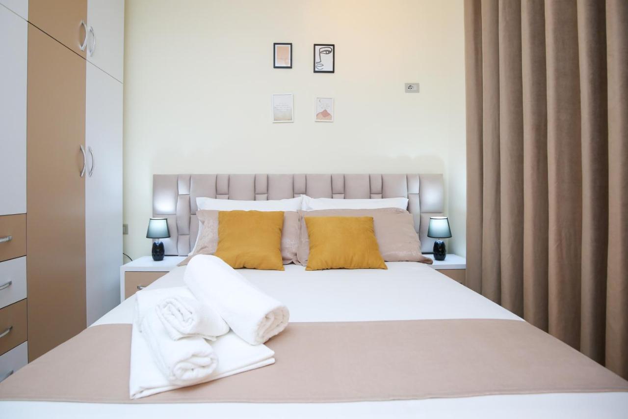 Tafa Deluxe Apartment Vlore Bagian luar foto