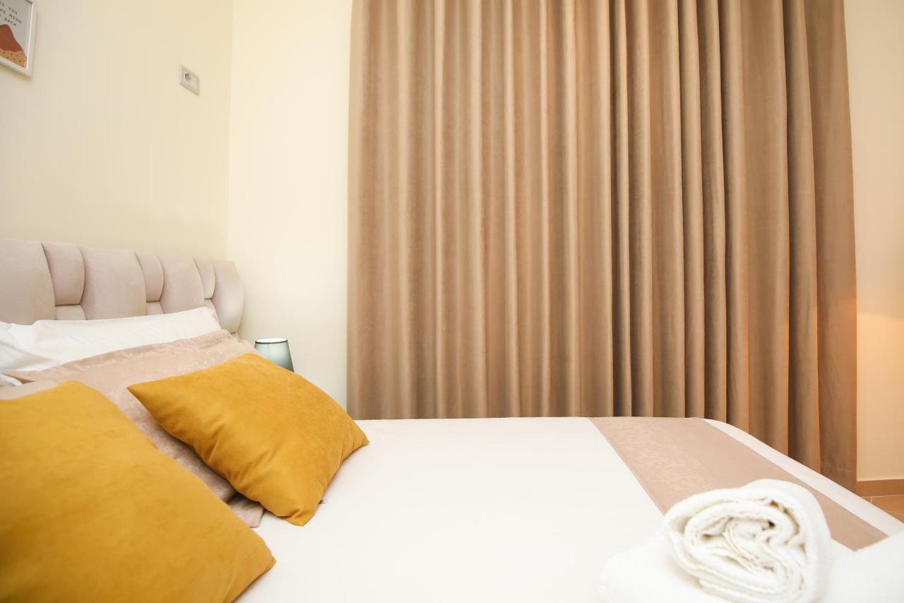 Tafa Deluxe Apartment Vlore Bagian luar foto